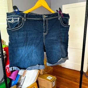Jean Shorts frayed hem | Maurice’s | size 24